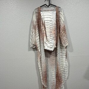 NWOT Chic Striped Kimono Cardigan with Pants Set. Brand New! Gorgeous 🥰